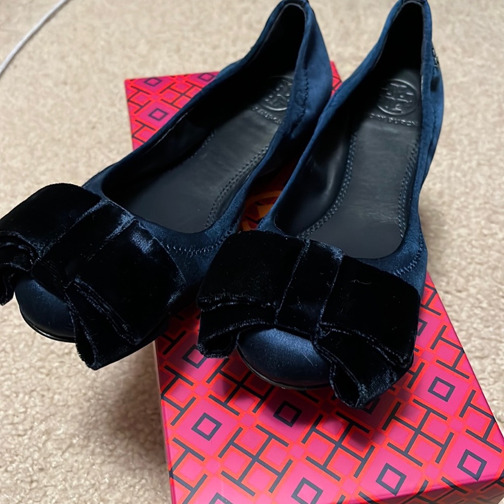 Tory Burch Viola Ballet Flats w/ Velvet Bow Sz 6